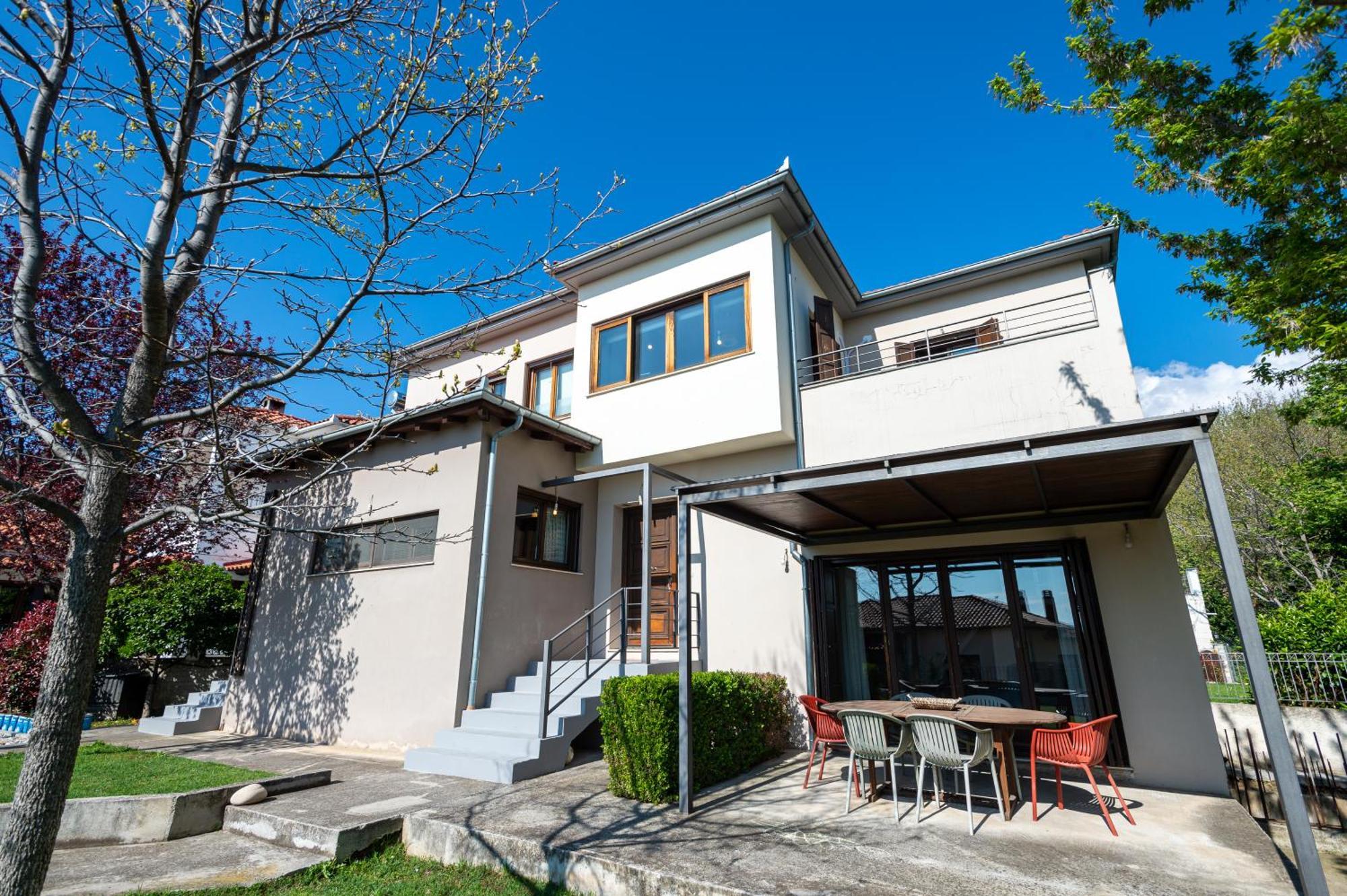 River Side Villa